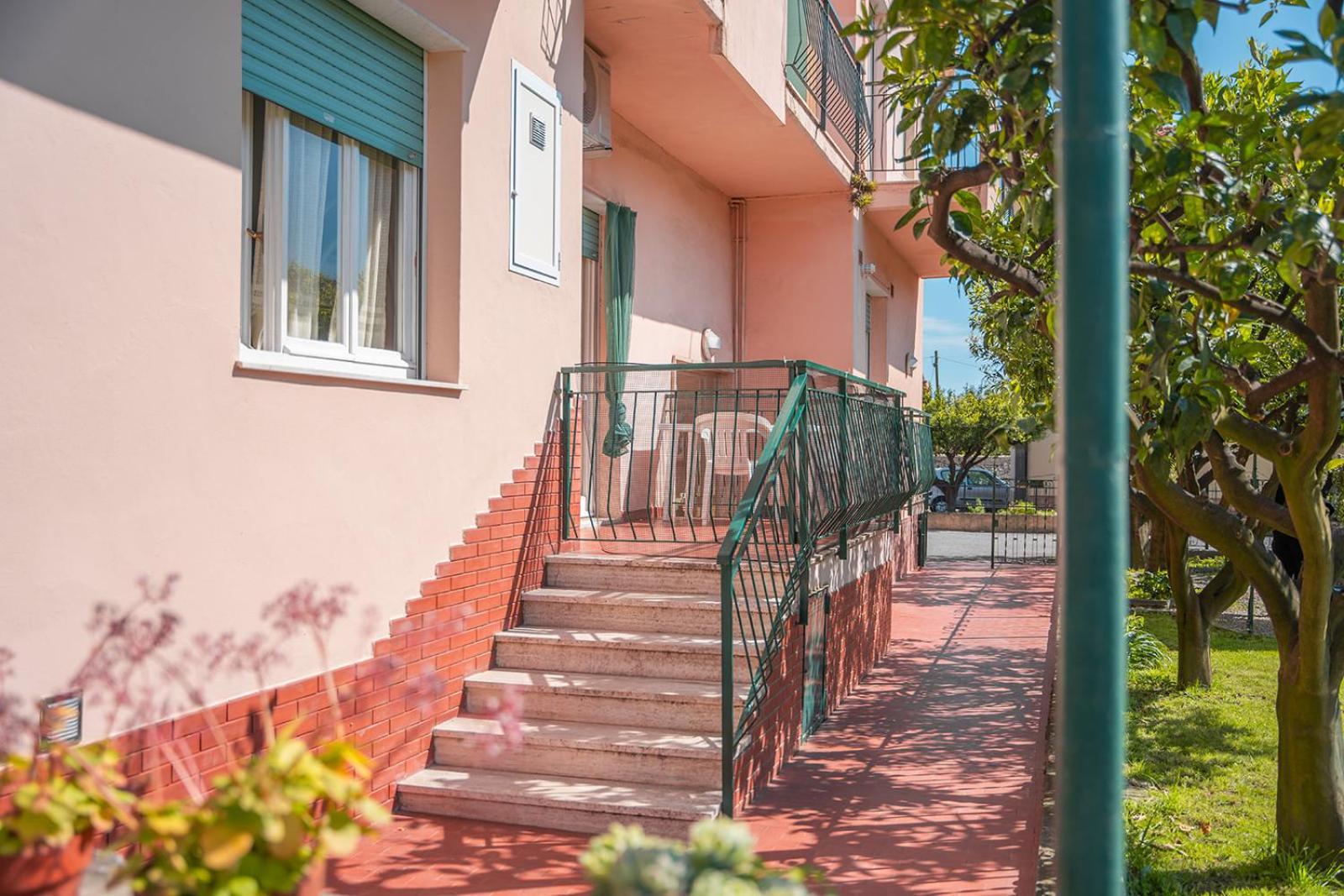 Casa Vacanze Ferrando Pietra Ligure Luaran gambar