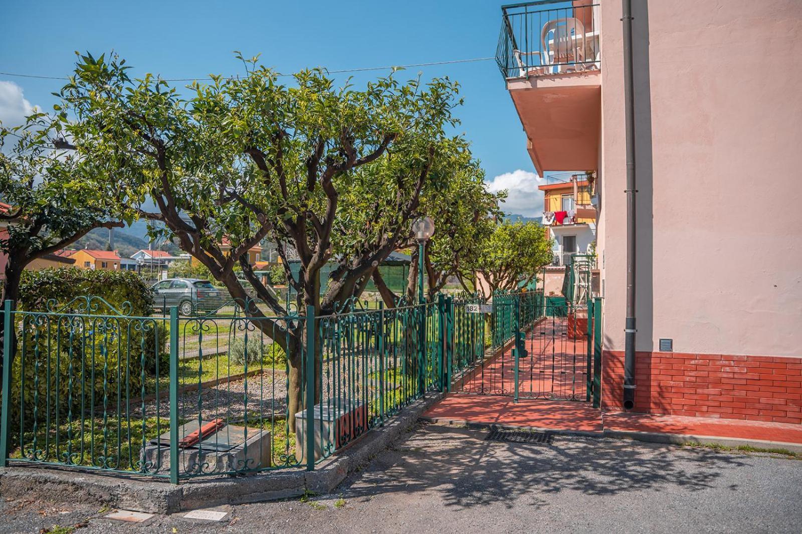 Casa Vacanze Ferrando Pietra Ligure Luaran gambar